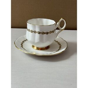 Vintage Elizabethan Fine Bone China‎ Taylor & Kent England Tea Cup & Saucer